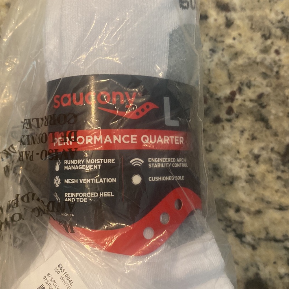Men’s Saucony quarter socks - Picture 2 of 3